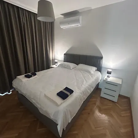 Pirin 30 2br In Citycenter Apartment Varna