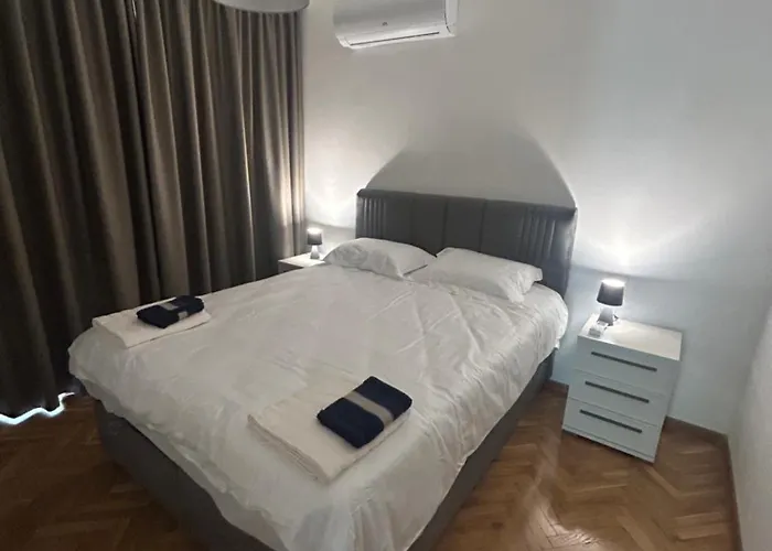 Pirin 30 2br In Citycenter Apartment Varna